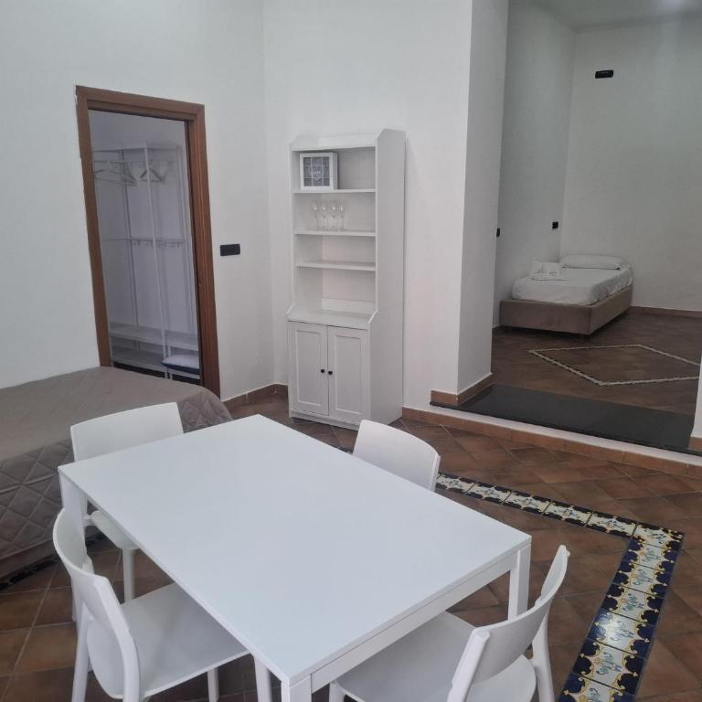 Neapolis Apartment Angioino - Appartamento con 2 Camere da Letto - 28