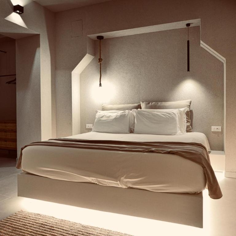 Palermo Inn Collection - Boutique Art Hotel - Standard King Room - 1