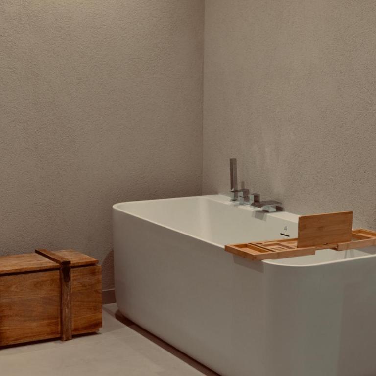 Palermo Inn Collection - Boutique Art Hotel - Deluxe King Suite - 16