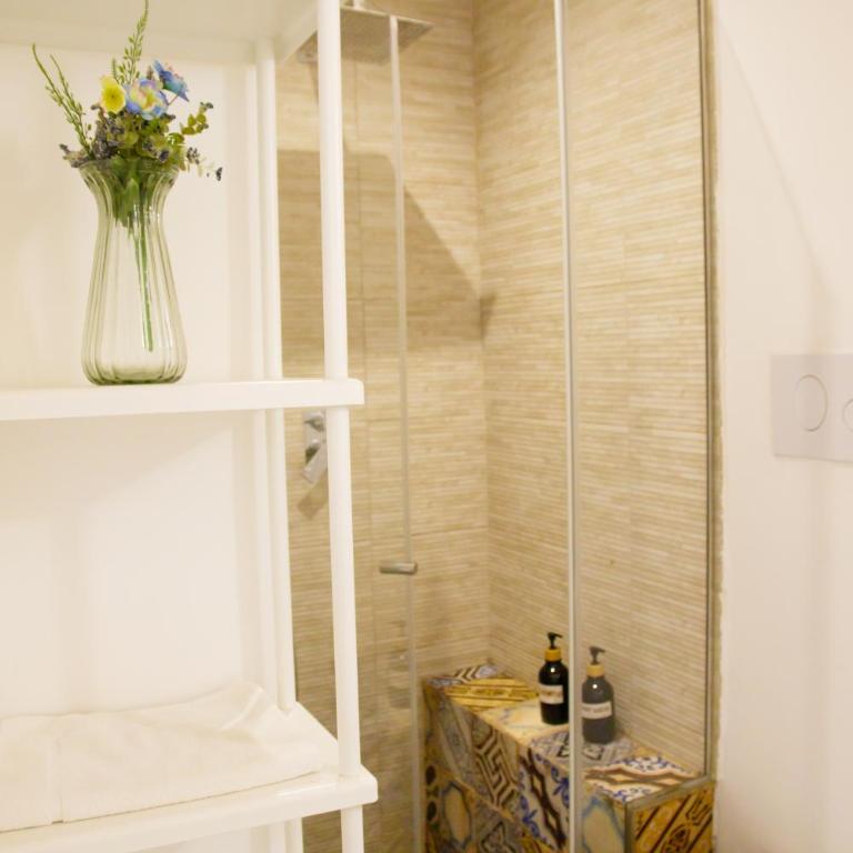 Valverde Home - Single Room with Balcony - 3