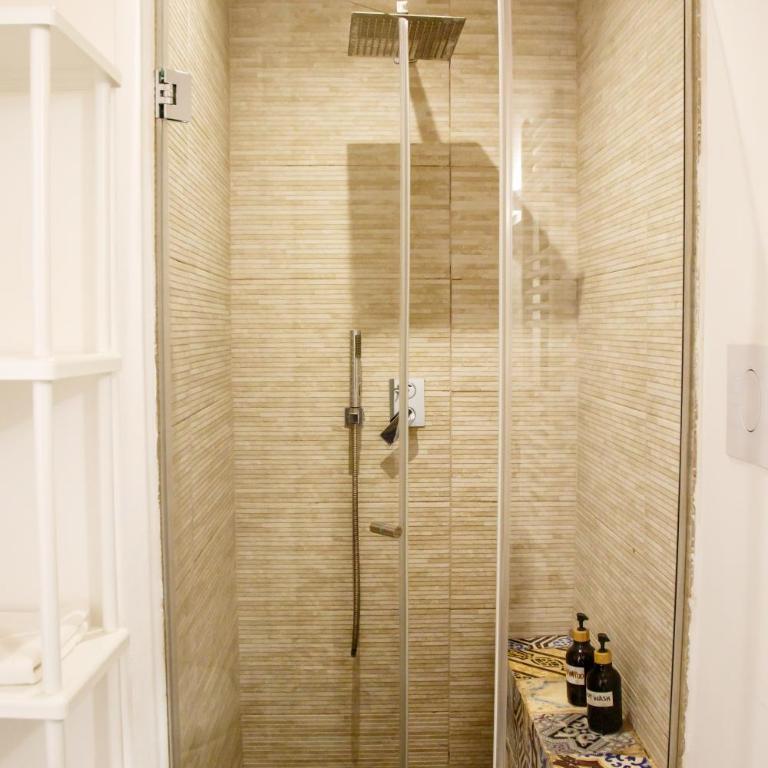 Valverde Home - Single Room with Balcony - 4