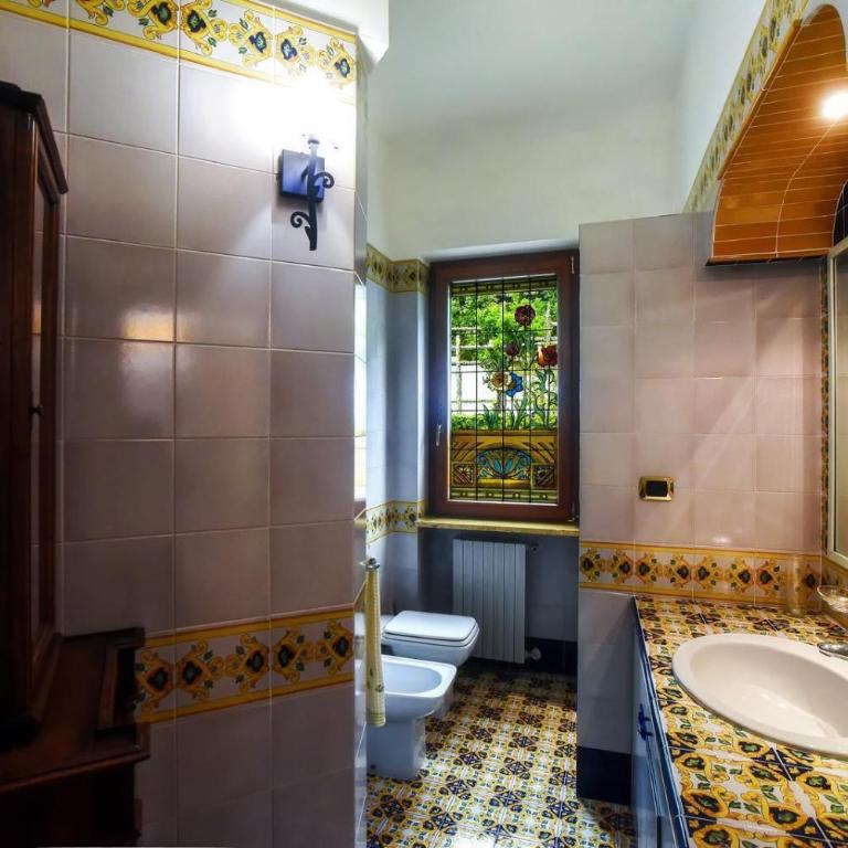 Villa Margherita Amalfi Coast - Camera Matrimoniale Deluxe con Balcone e Vista Mare - 40