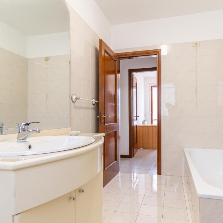 La Casa Di Nico a Capannori a 10 minuti da Lucca by TuscanyWeGo - Appartamento con 2 Camere da Letto e Vista Giardino - 8