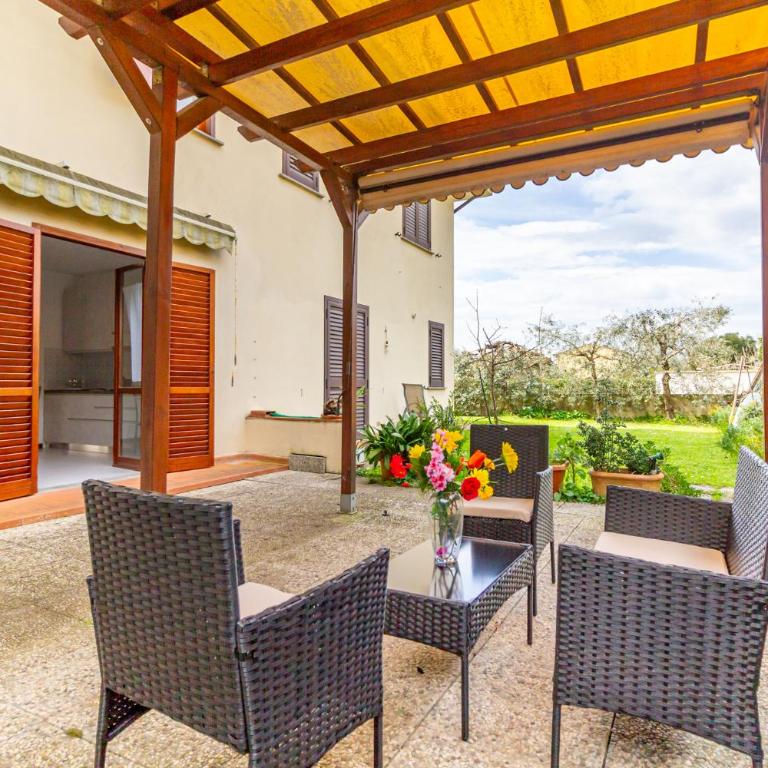 La Casa Di Nico a Capannori a 10 minuti da Lucca by TuscanyWeGo - Appartamento con 2 Camere da Letto e Vista Giardino - 1