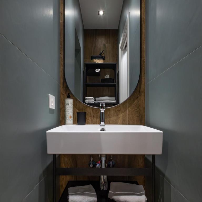 Style & Stone Guest House - Camera King - 48