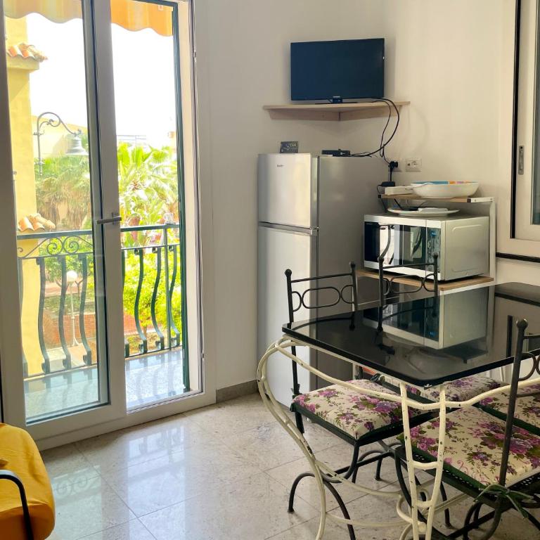 Il Glicine Apartment - Appartamento con 2 Camere da Letto - 9