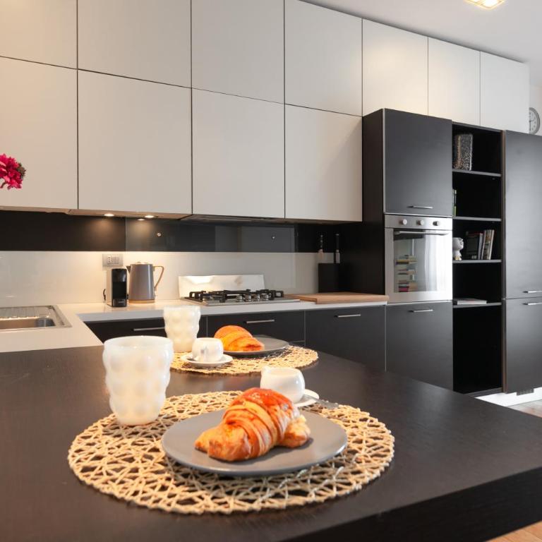 7th Floor - Porta Nuova - One-Bedroom Apartment - 10