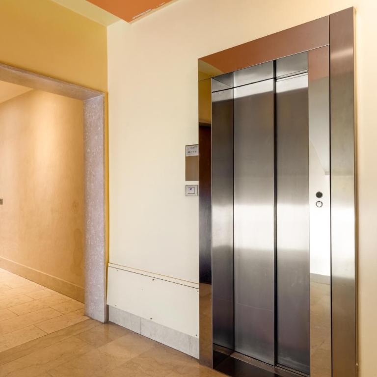 7th Floor - Porta Nuova - One-Bedroom Apartment - 26