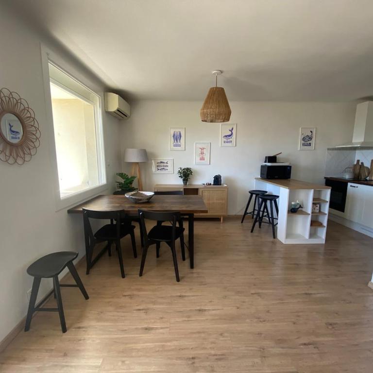 Vue mer au coeur de la Corniche - Appartement 2 Chambres avec Balcon et Vue sur la Mer - 8