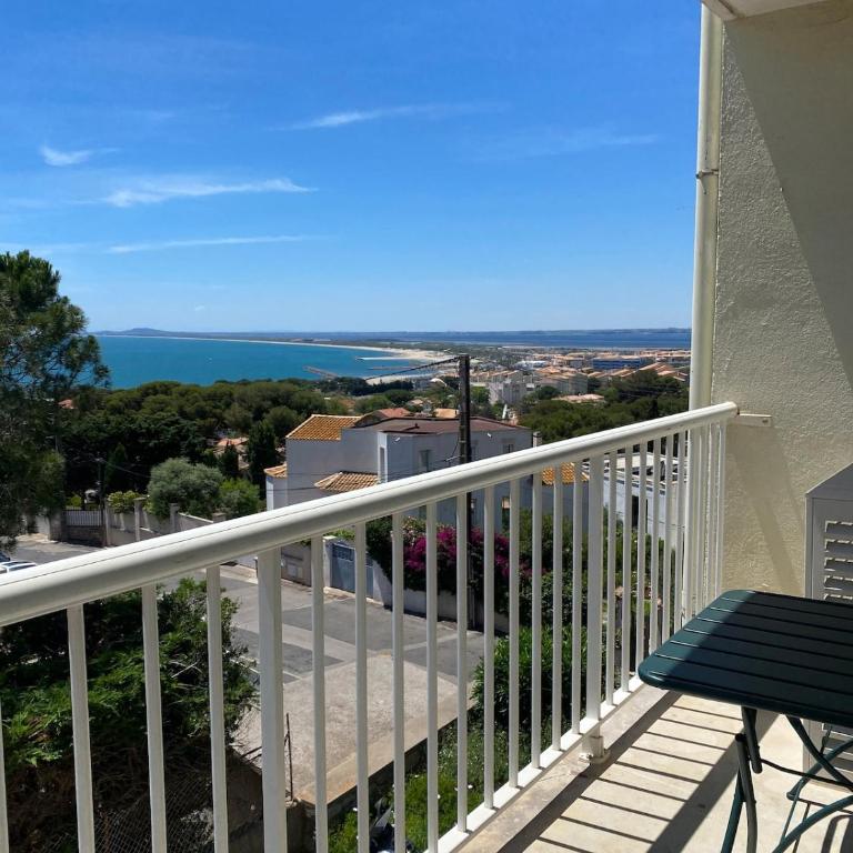 Vue mer au coeur de la Corniche - Appartement 2 Chambres avec Balcon et Vue sur la Mer - 3