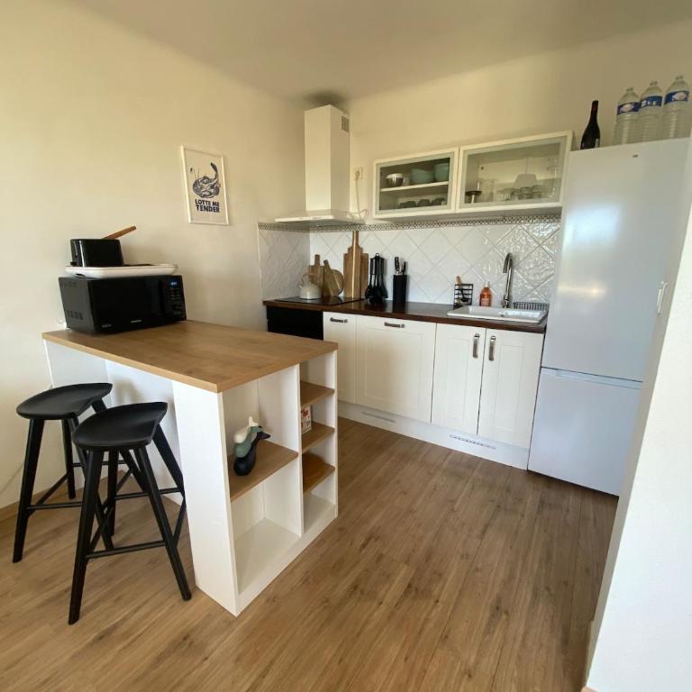 Vue mer au coeur de la Corniche - Appartement 2 Chambres avec Balcon et Vue sur la Mer - 9