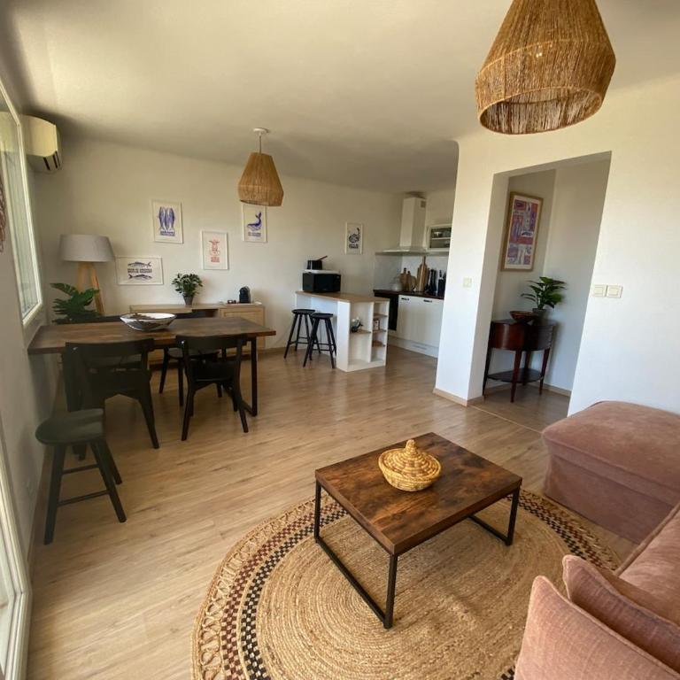 Vue mer au coeur de la Corniche - Appartement 2 Chambres avec Balcon et Vue sur la Mer - 6