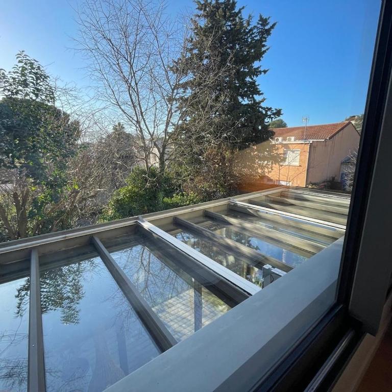 Glass and wood designer villa with garden in centertown - Villa - 10