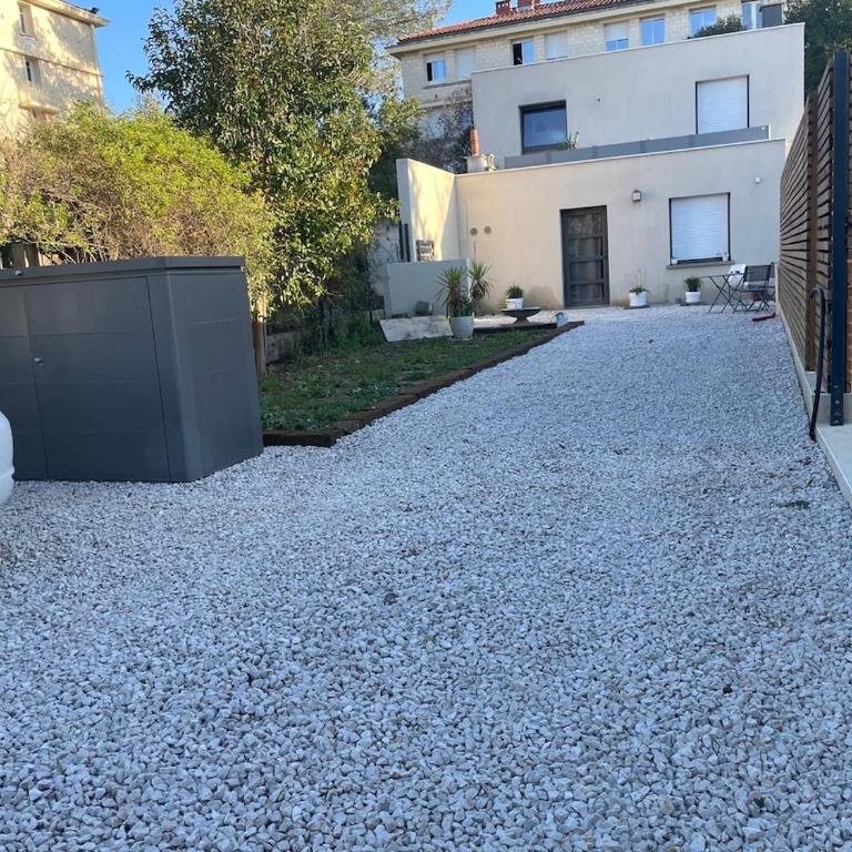 Glass and wood designer villa with garden in centertown - Villa - 13