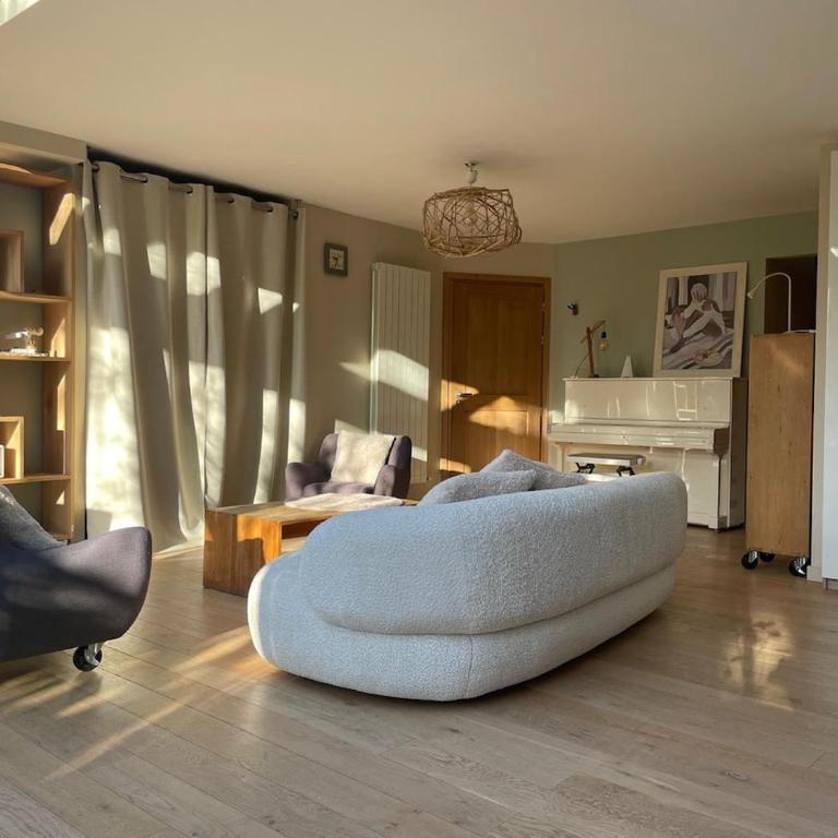 Glass and wood designer villa with garden in centertown - Villa - 22