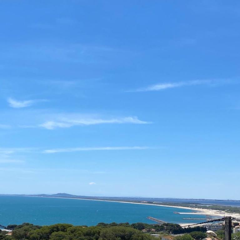 Vue mer au coeur de la Corniche - Appartement 2 Chambres avec Balcon et Vue sur la Mer - 1