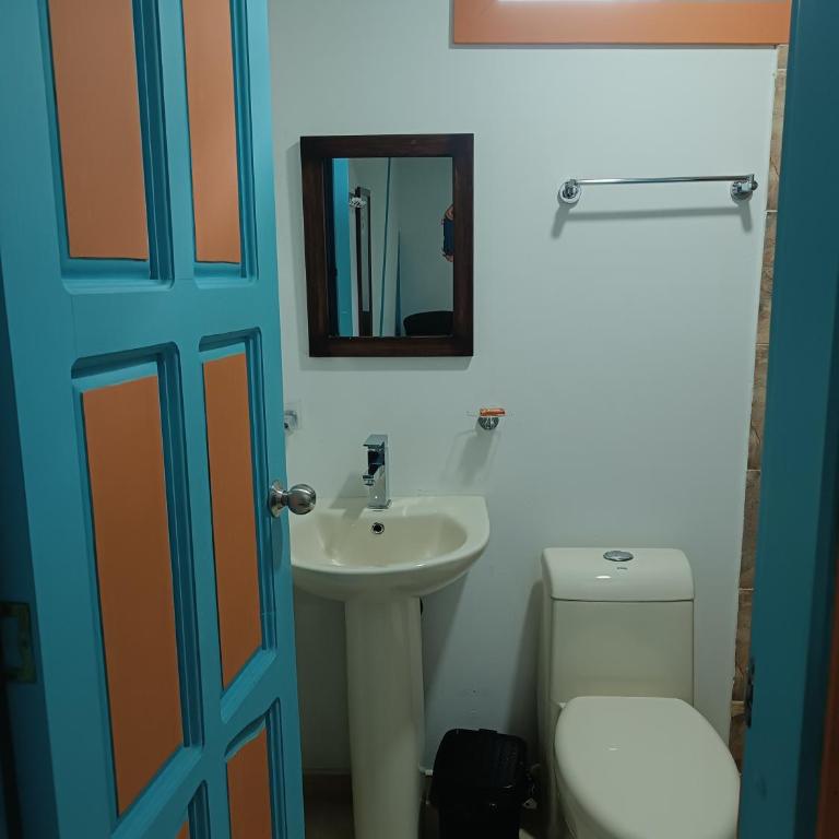 Hostal Campestre El Santuario - Habitación Familiar con baño privado - 4