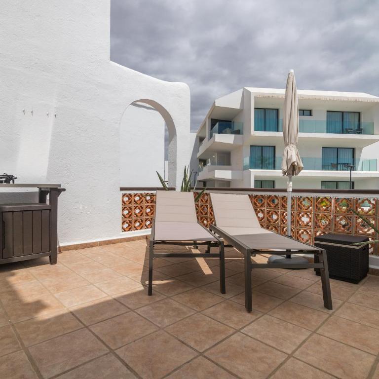 CASA ZUZA - AC, heated pool, 2 terraces, 2 bedrooms & bathrooms, tv channels - Apartamento de 2 dormitorios - 21