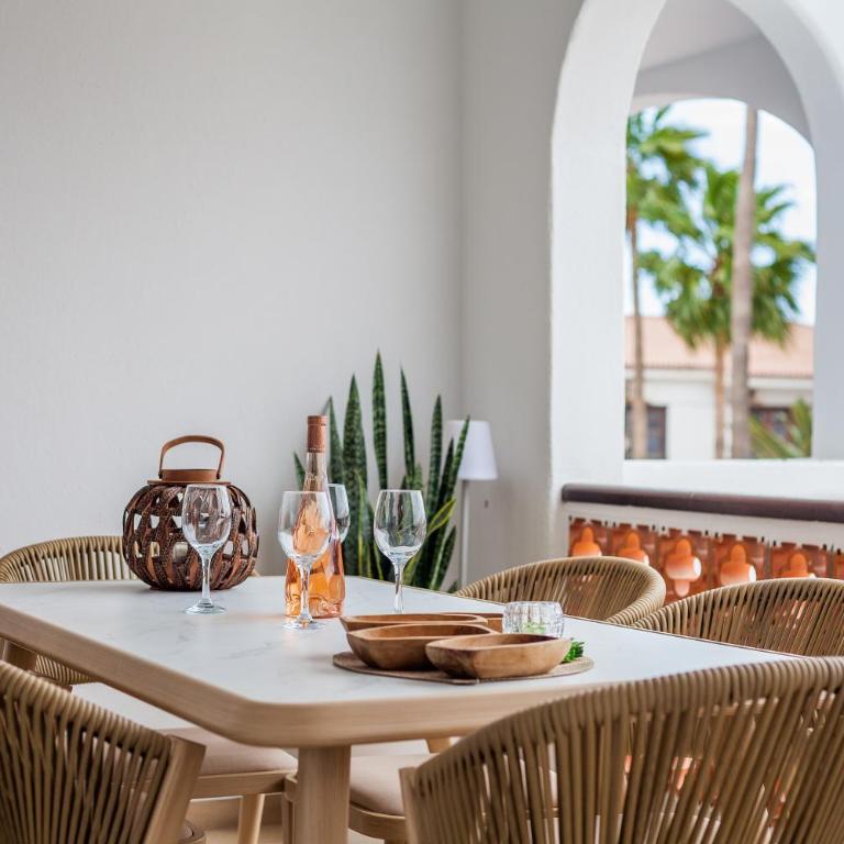 CASA ZUZA - AC, heated pool, 2 terraces, 2 bedrooms & bathrooms, tv channels - Apartamento de 2 dormitorios - 9