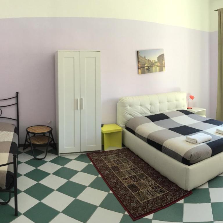 Nightstars B&B - Camera Budget Doppia con Letti Singoli - 3