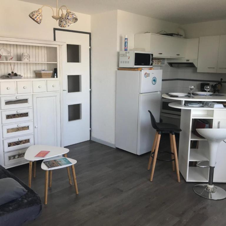 Gruissan Appartement Cosy Vue Port - Two-Bedroom Apartment - 4