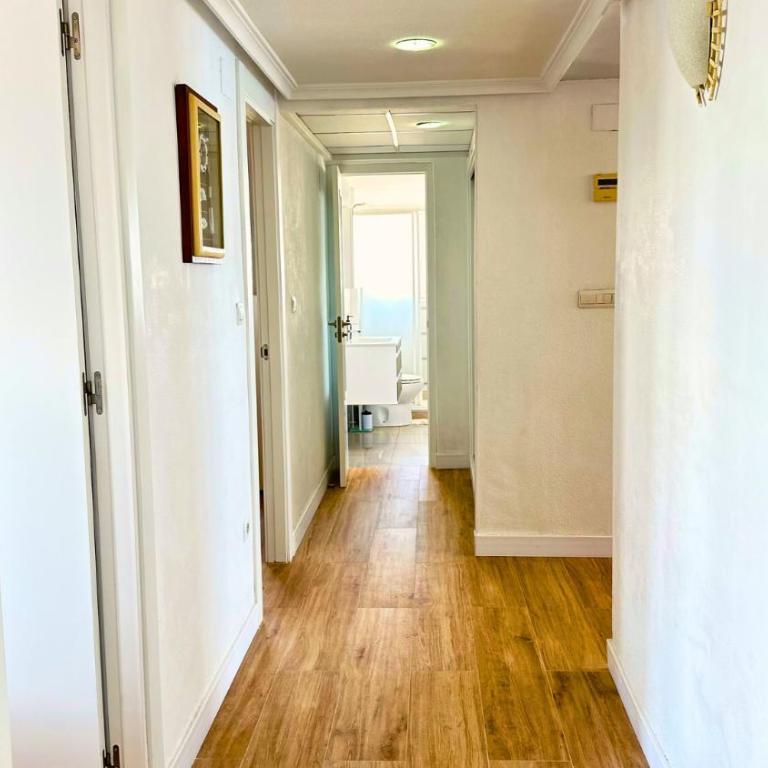 Ático a 50m del mar. Parking Gratis. A/C - Apartamento de 3 dormitorios - 33