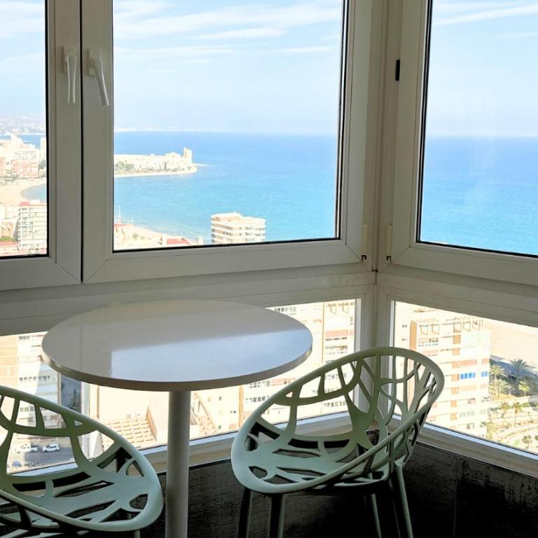 Ático a 50m del mar. Parking Gratis. A/C - Apartamento de 3 dormitorios - 55