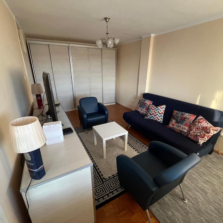 Comfort & Style Panoramic Urban Retreat 2 - One-Bedroom Apartment - 4