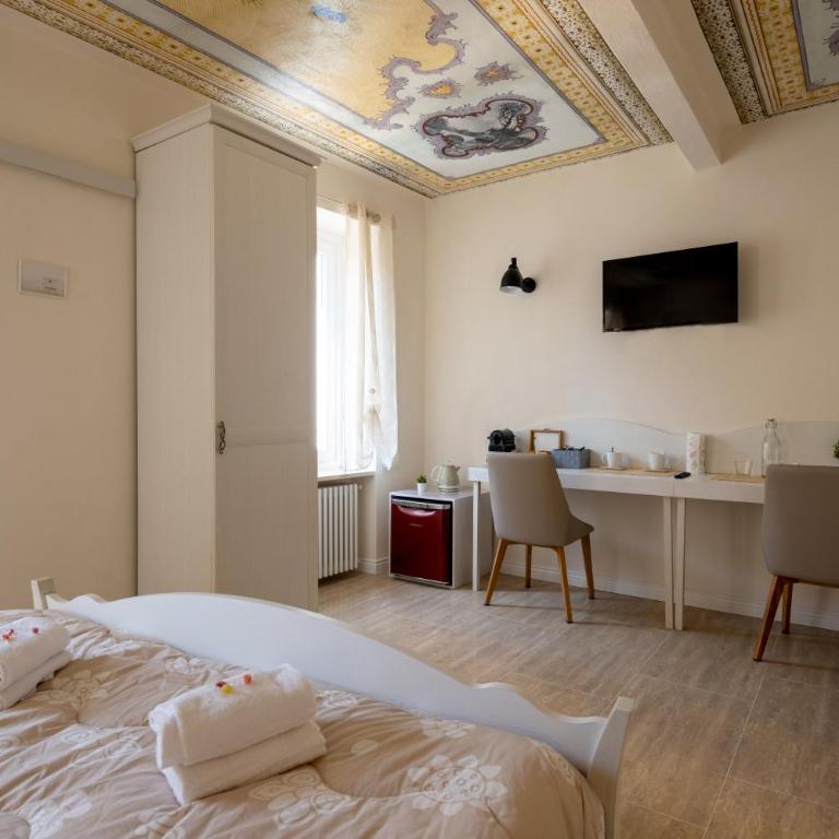 Locus Amoenus - Double Room with Private Bathroom - 4