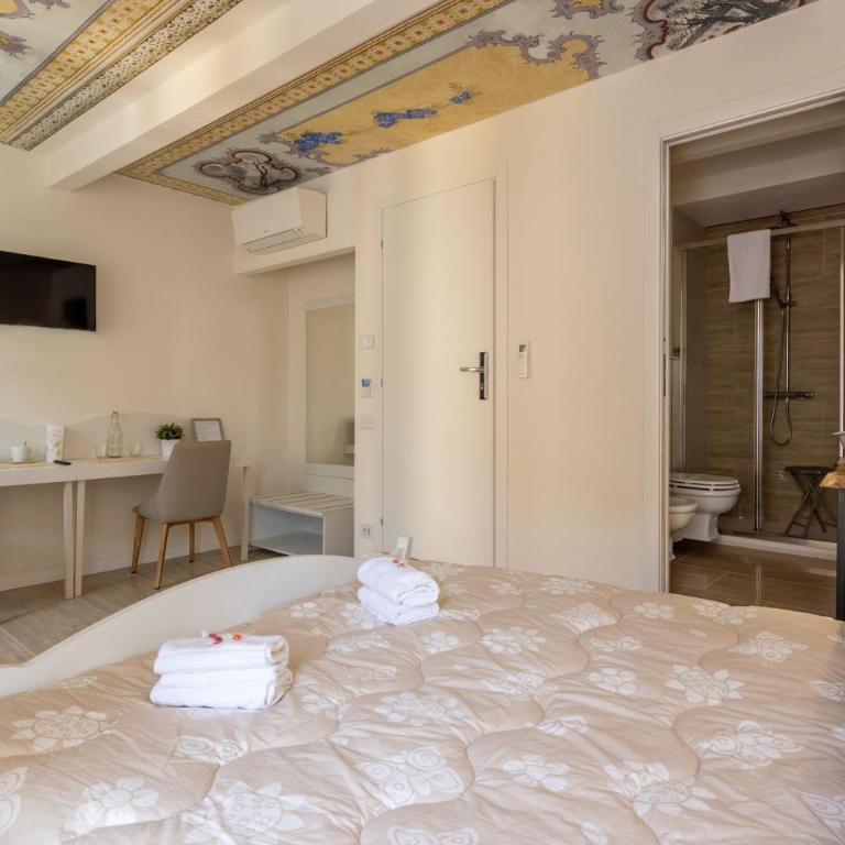 Locus Amoenus - Double Room with Private Bathroom - 6