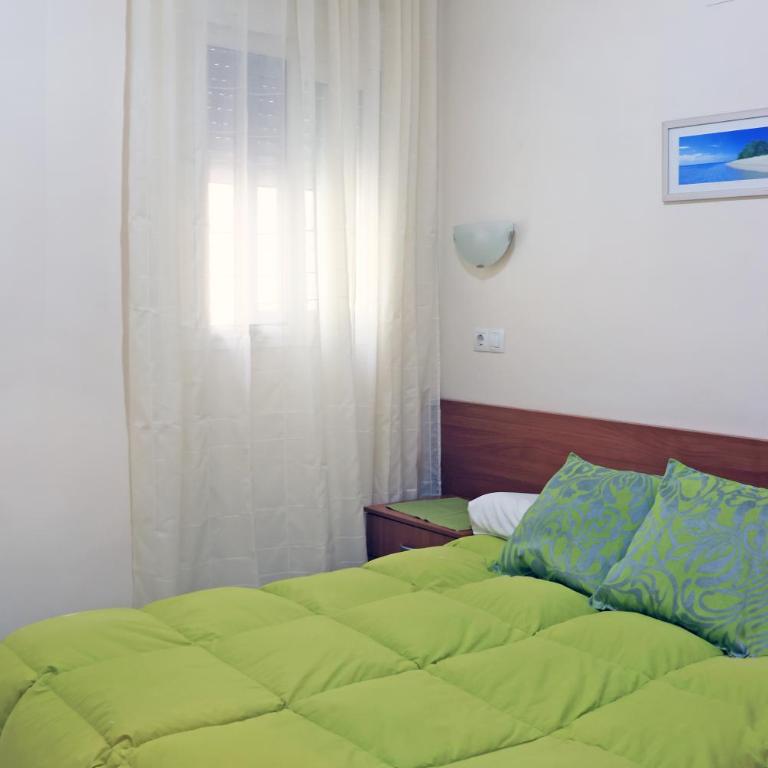 Agusti Hostal - Apartamento de 2 dormitorios con terraza - 9