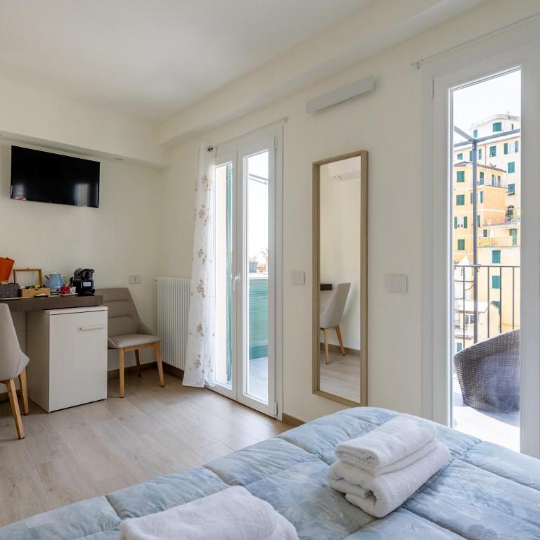 Locus Amoenus - Deluxe Double Room with Balcony and Sea View - 13