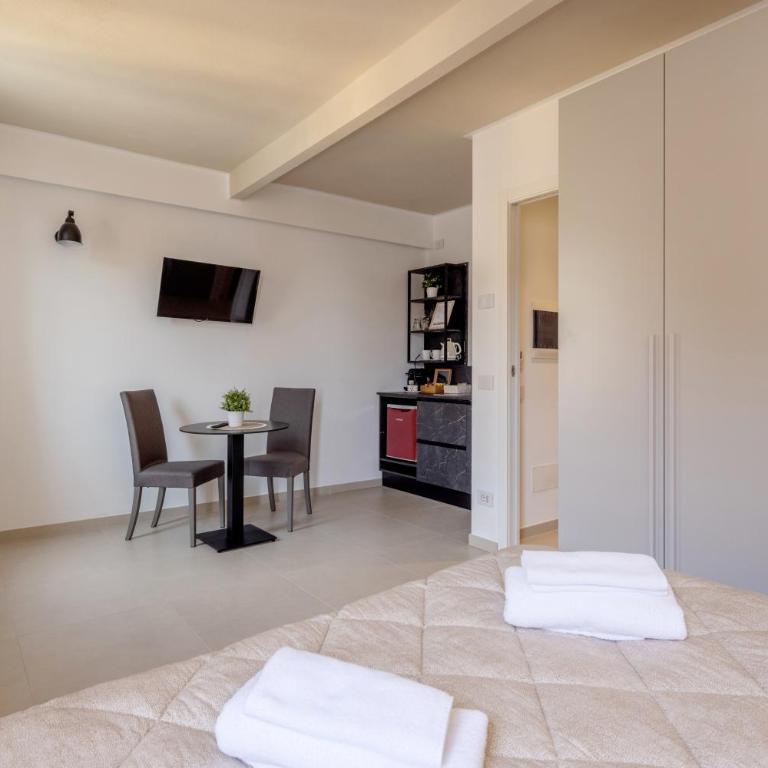 Locus Amoenus - Deluxe Room - 14