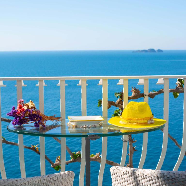 Amore Rentals - Villa Le Sirene - Villa Deluxe - 2