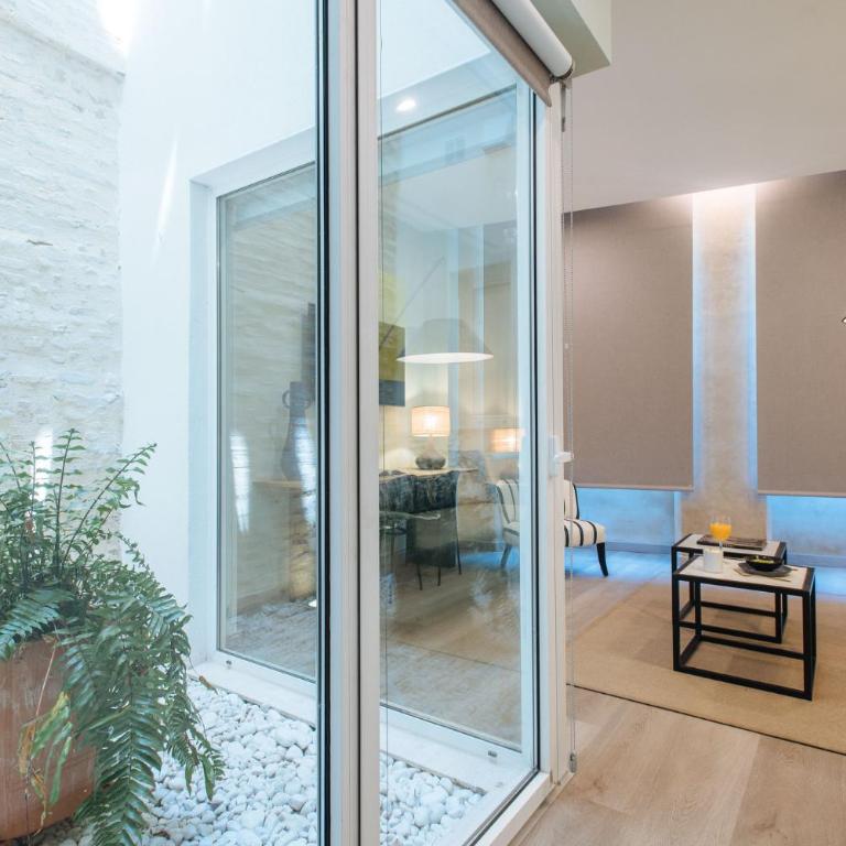 Sercotel Sevilla Guadalquivir Suites - Estudio Superior - 3