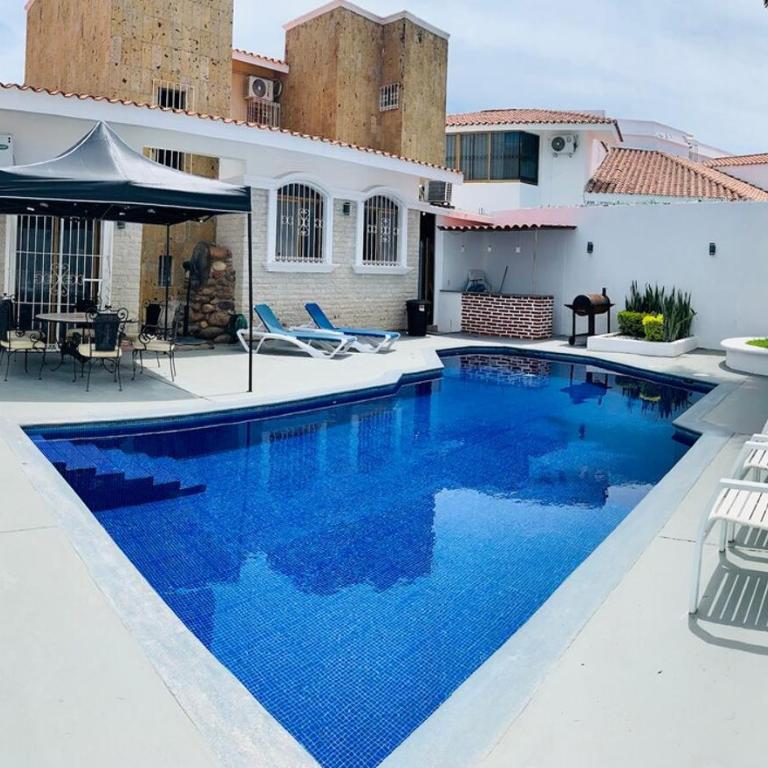 Casa Lomas en Zona Dorada, 5 minutos de la playa - Four-Bedroom House - 7
