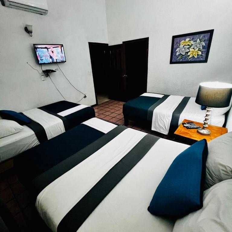 Casa Lomas en Zona Dorada, 5 minutos de la playa - Four-Bedroom House - 21