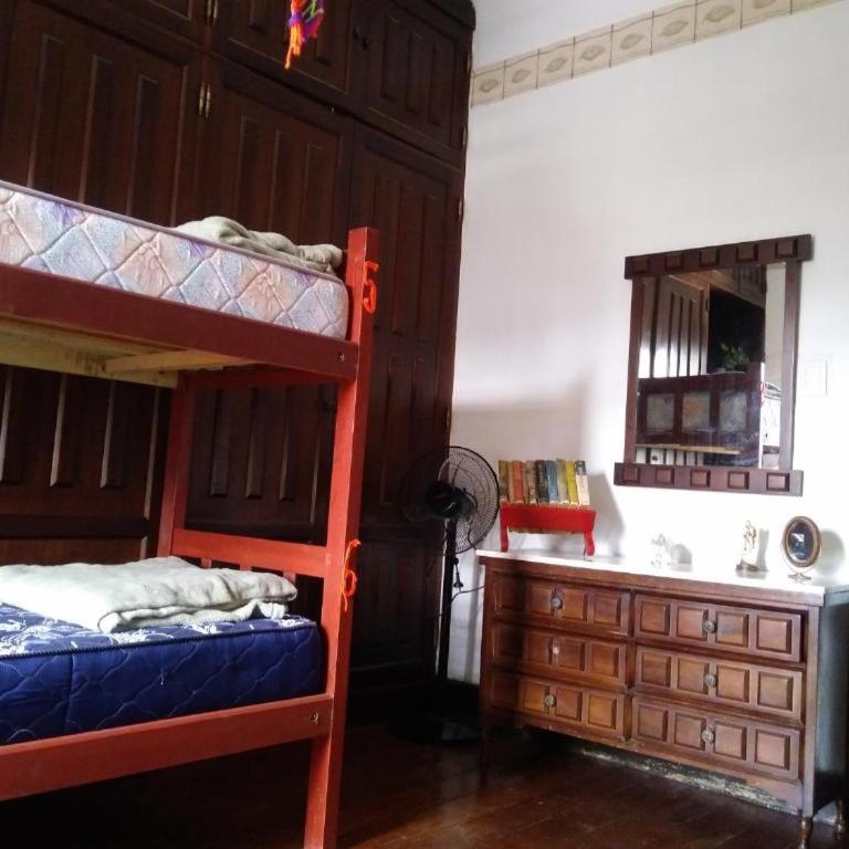 Pacha Hostel Jujuy - Cama en habitación compartida mixta de 6 camas - 1