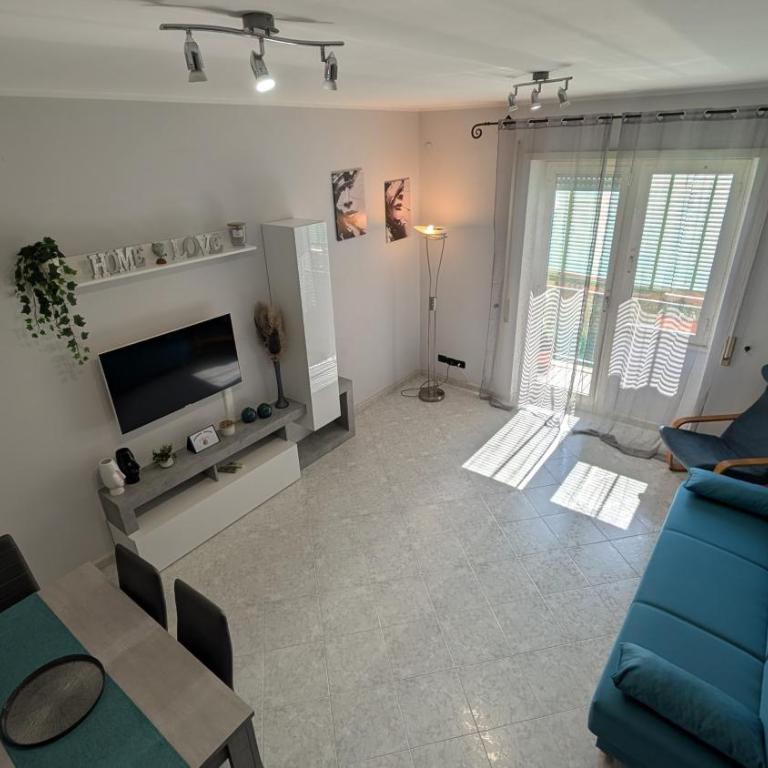 At Eria's House - 100 m Metro A Subaugusta - Two-Bedroom Apartment - 1