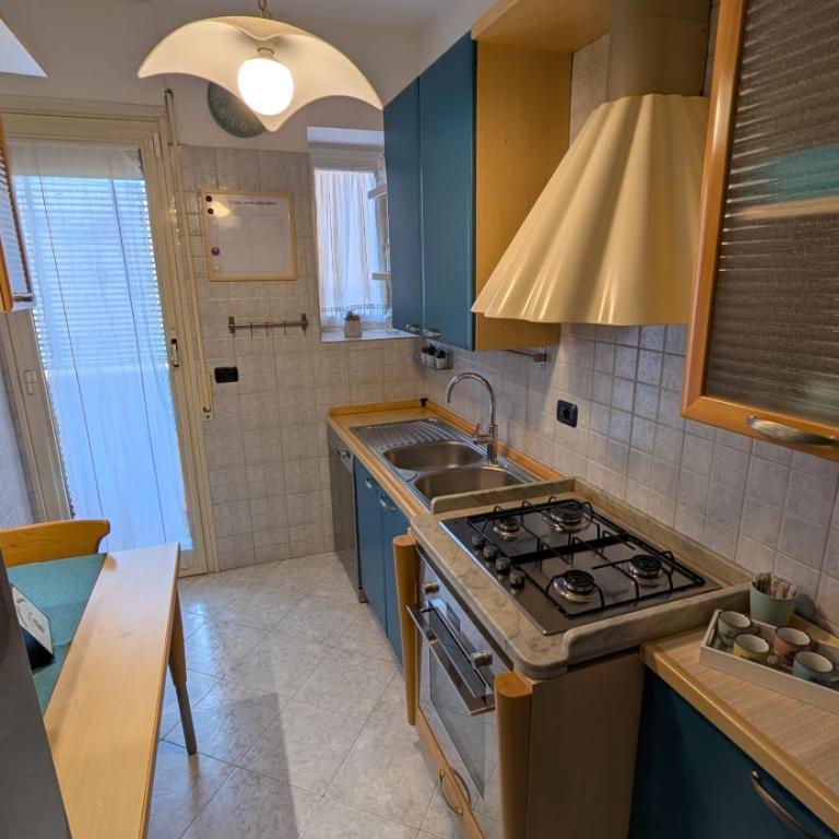 At Eria's House - 100 m Metro A Subaugusta - Two-Bedroom Apartment - 40