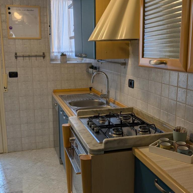 At Eria's House - 100 m Metro A Subaugusta - Two-Bedroom Apartment - 36