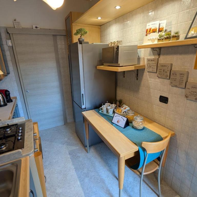 At Eria's House - 100 m Metro A Subaugusta - Two-Bedroom Apartment - 34