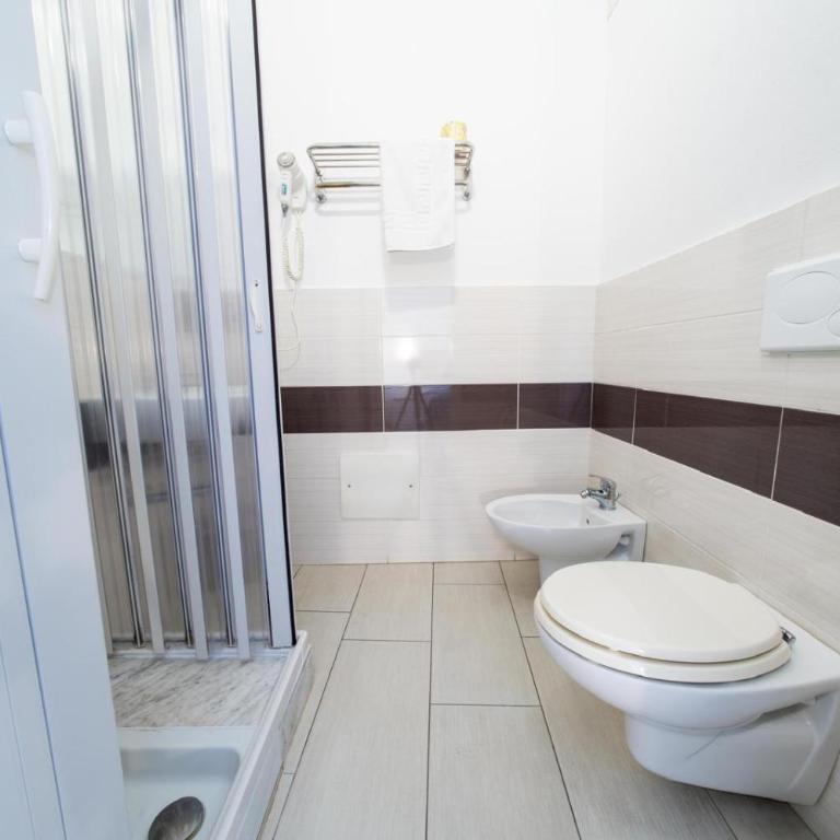 Eulalia Guest House Alghero - Double Room with Private Bathroom - 4