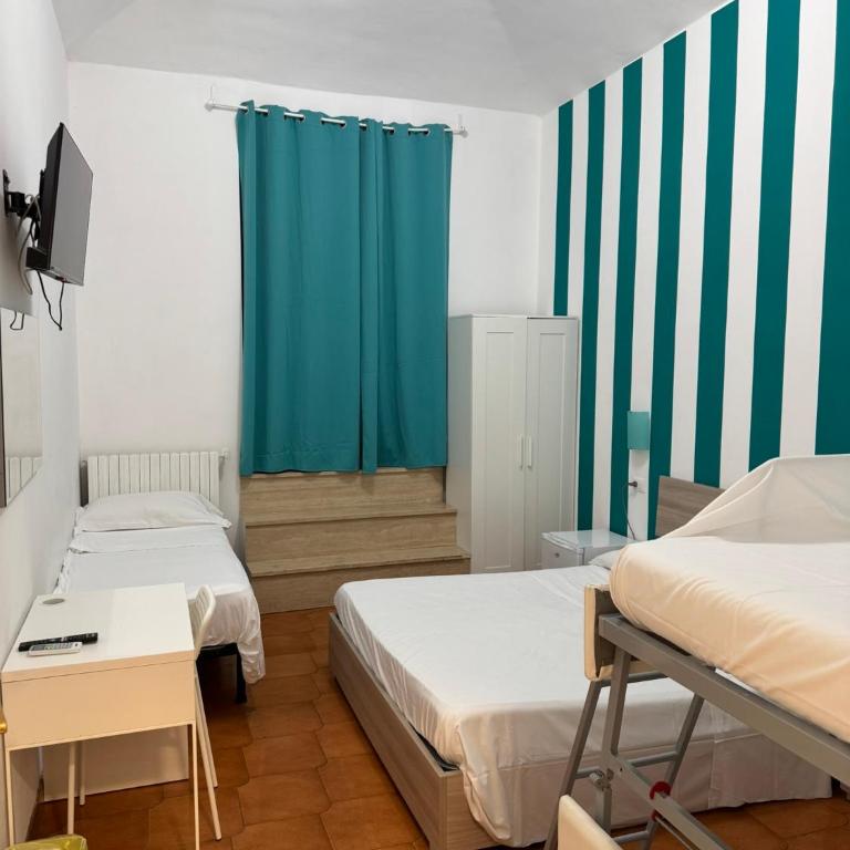 TERMINI STAR - Camera Familiare con Bagno Privato - 4