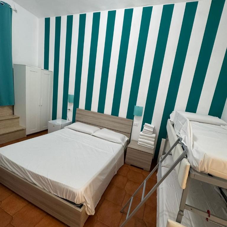 TERMINI STAR - Camera Familiare con Bagno Privato - 3