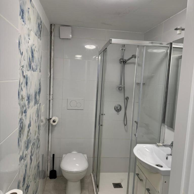 TERMINI STAR - Camera Matrimoniale con Bagno Privato - 5