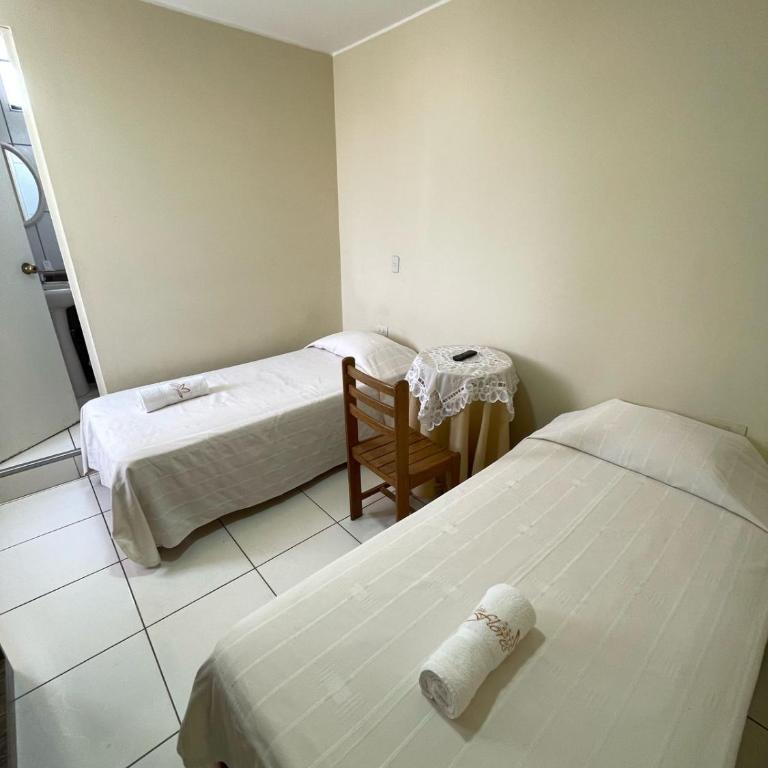 HOSPEDAJE LAS FLORES ICA - Habitación Doble Económica - 2 camas - 3