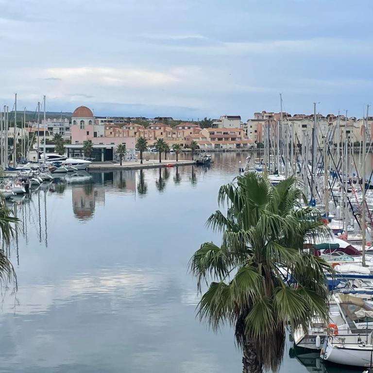 Gruissan Appartement Cosy Vue Port - Two-Bedroom Apartment - 21