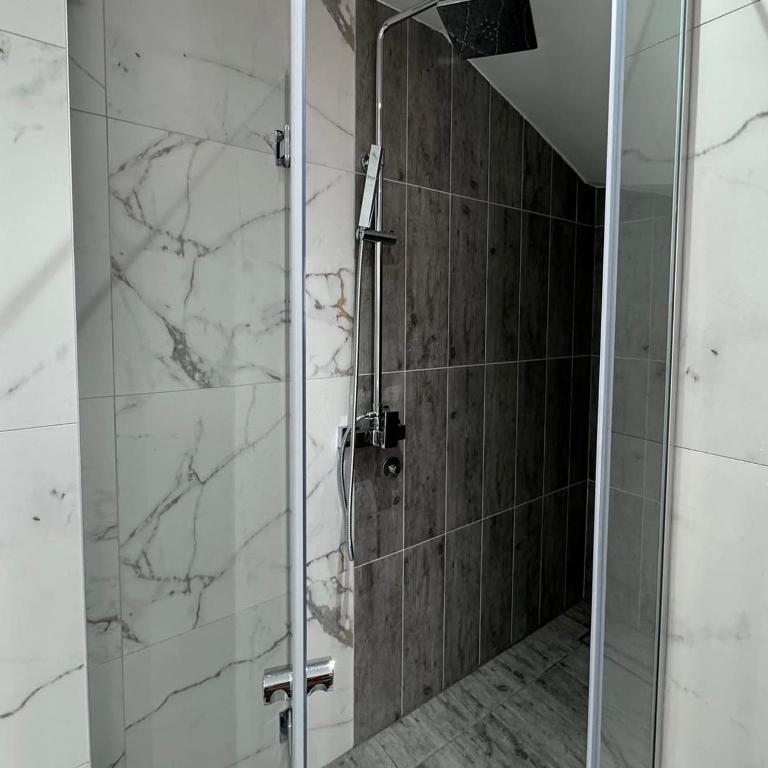 Moon night - One-Bedroom Apartment - 3