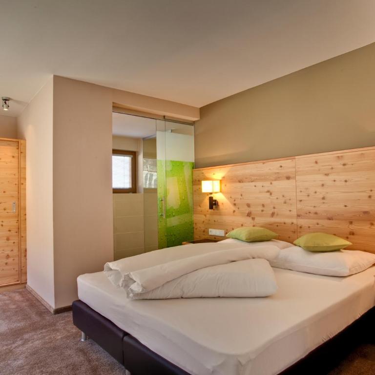 Hotel Bäckelar Wirt Superior Ötztal Inside Sommer Card Partner - Standard Doppelzimmer mit Balkon - 2